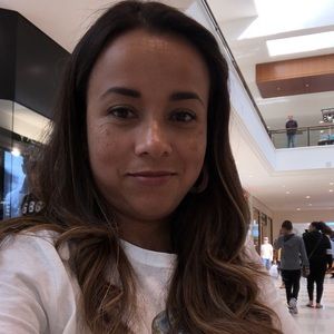 Meet your Posher, Manuela